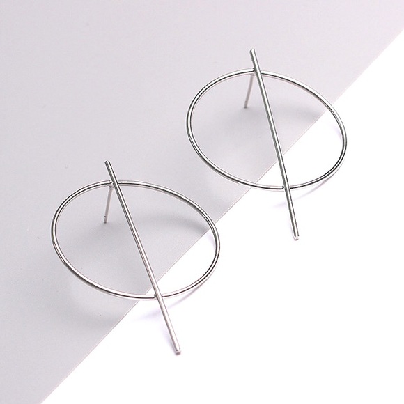 ⚜️[𝟯/$𝟭𝟴]⚜️Big Silver Round Bar Earrings NEW - Picture 4 of 11